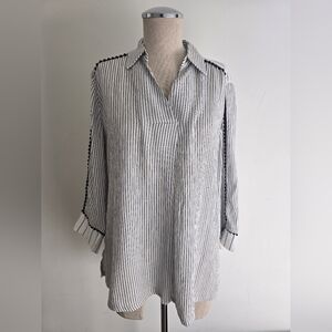 Striped Black and White Collared Blouse